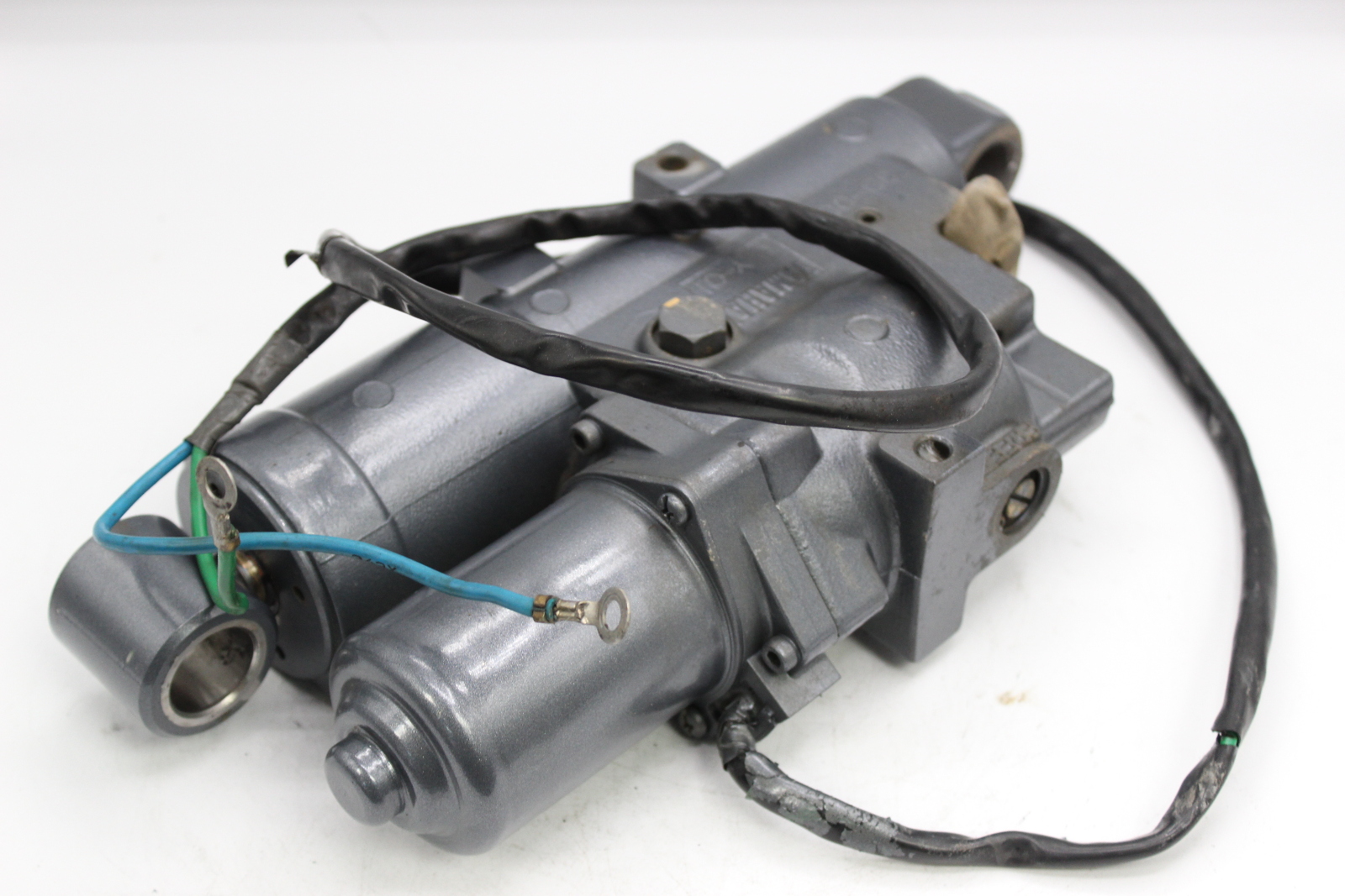 58632-ptp-c-48ad3fc5ba0db6bbf82e682a46ffb78842c21abf-4 Yamaha 2001 2002 2003 2004 - 2015 2-Wire Power Trim 40 50 HP - 1 YEAR WARRANTY - Image 1