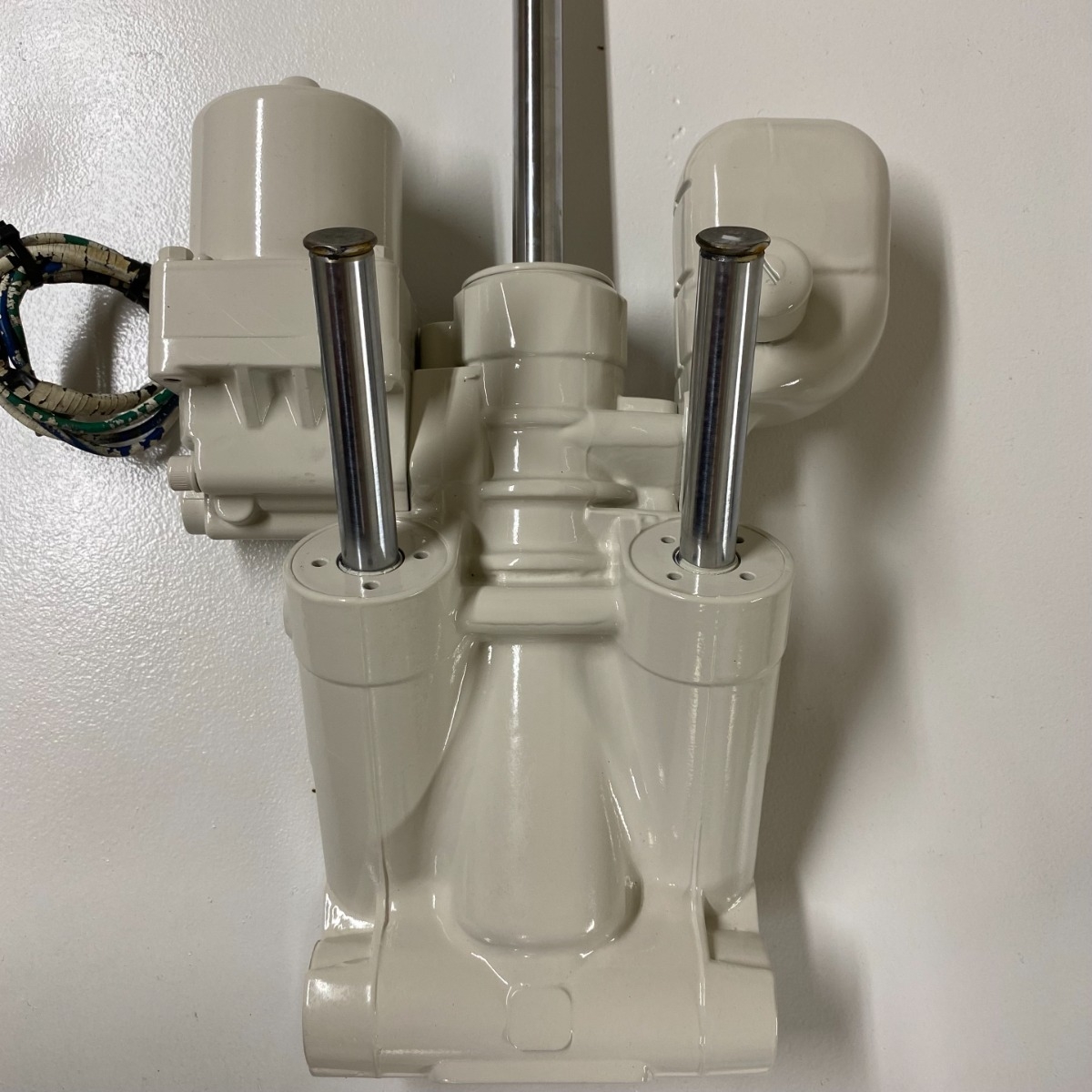 img_6961_2 OMC / Johnson / Evinrude Power Trim Assy Part# 5005113 - Image 1