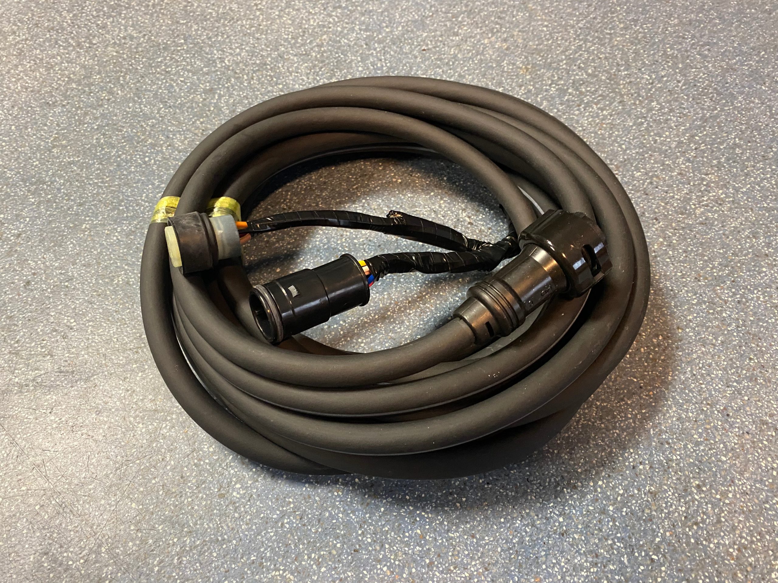 image_1acc1b1b-22f2-4910-b029-36127fc56220 Yamaha extension cable for top switch box and flush mount - Image 1